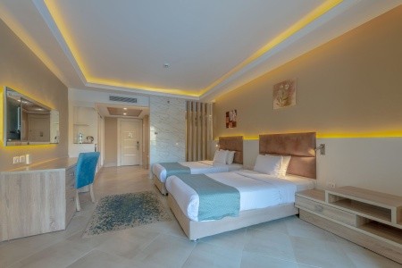 Egypt Hurghada Titanic Royal Resort 11 dňový pobyt Ultra All inclusive Letecky Letisko: Viedeň May 2026 (14/05/26-24/05/26)