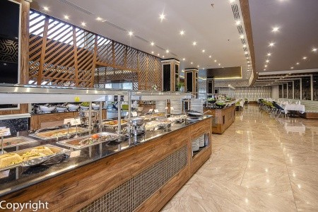 Egypt Hurghada Titanic Royal Resort 11 dňový pobyt Ultra All inclusive Letecky Letisko: Viedeň May 2026 (14/05/26-24/05/26)