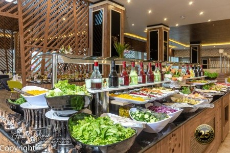 Egypt Hurghada Titanic Royal Resort 11 dňový pobyt Ultra All inclusive Letecky Letisko: Viedeň May 2026 (14/05/26-24/05/26)