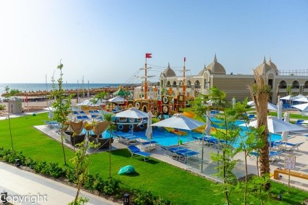 Egypt Hurghada Titanic Royal Resort 11 dňový pobyt Ultra All inclusive Letecky Letisko: Viedeň May 2026 (14/05/26-24/05/26)