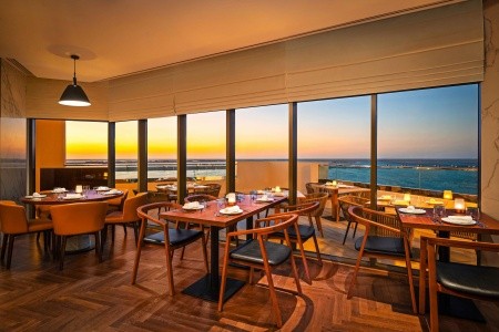 Spojené arabské emiráty Dubaj Ja The Resort - Ja Lake View Hotel 9 dňový pobyt Polpenzia Letecky Letisko: Bratislava February 2026 ( 5/02/26-13/02/26)