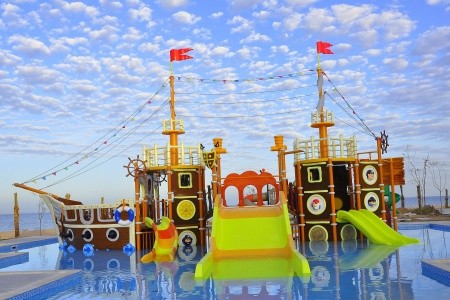 Egypt Hurghada Titanic Royal Resort 11 dňový pobyt Ultra All inclusive Letecky Letisko: Viedeň May 2026 (14/05/26-24/05/26)