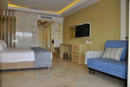 Egypt Hurghada Titanic Royal Resort 11 dňový pobyt Ultra All inclusive Letecky Letisko: Viedeň May 2026 (14/05/26-24/05/26)