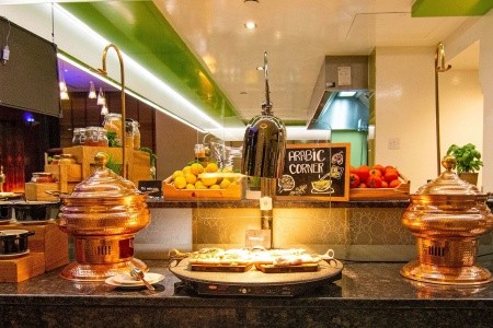 Spojené arabské emiráty Dubaj Novotel World Trade Center 10 dňový pobyt Raňajky Letecky Letisko: Viedeň February 2026 (22/02/26- 3/03/26)