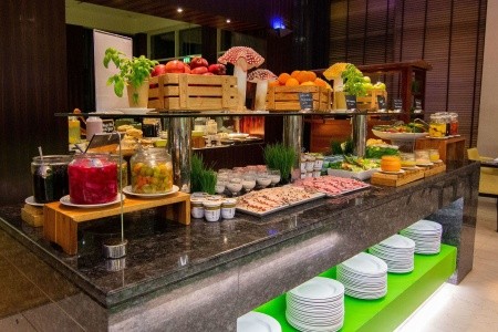 Spojené arabské emiráty Dubaj Novotel World Trade Center 10 dňový pobyt Raňajky Letecky Letisko: Viedeň February 2026 (22/02/26- 3/03/26)