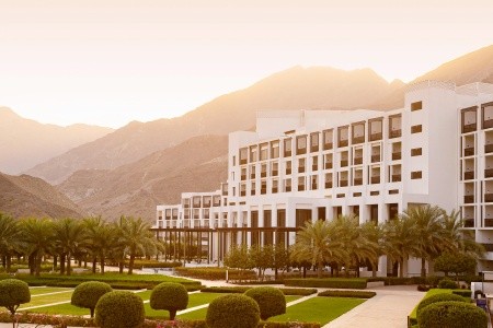 Spojené arabské emiráty Fujairah Intercontinental Fujairah Resort 8 dňový pobyt Raňajky Letecky Letisko: Praha May 2025 (19/05/25-26/05/25)