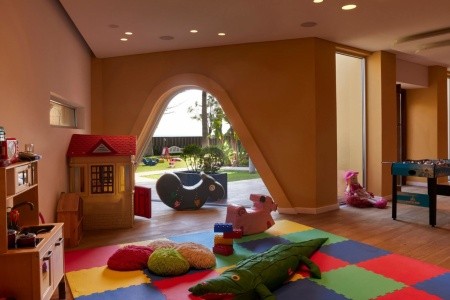 Cyprus Limassol Mediterranean Beach 5 dňový pobyt Polpenzia Letecky Letisko: Praha August 2025 (23/08/25-27/08/25)