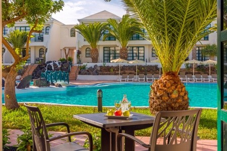 Kanárske ostrovy Fuerteventura H10 Ocean Suites 8 dňový pobyt Polpenzia Letecky Letisko: Praha October 2025 ( 9/10/25-16/10/25)