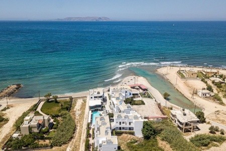 Golden Bay Hotel & Bungalows