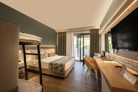 Sailors Beach Club - 12