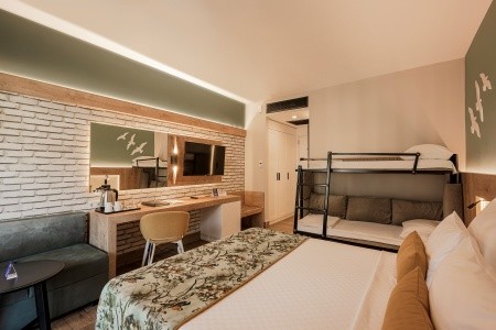 Sailors Beach Club - 13