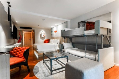 Radisson Red Phuket Patong Beach - 63