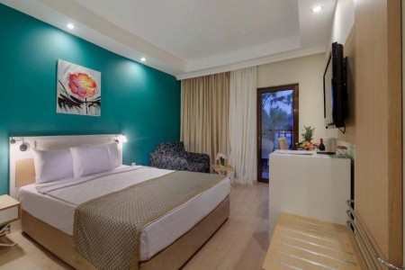 Green Bay Resort & Spa - 163