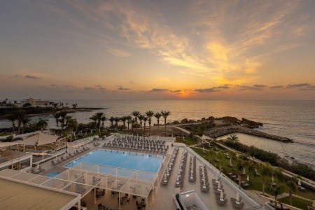 Cyprus Kissonerga Queens Bay Paphos 8 dňový pobyt Polpenzia Letecky Letisko: Bratislava September 2025 ( 4/09/25-11/09/25)