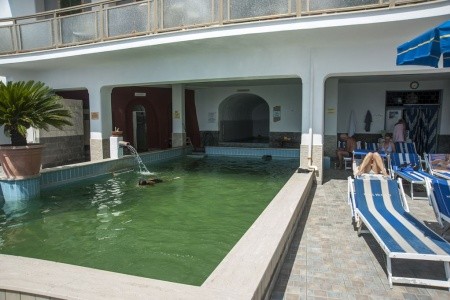 Vittorio Beach Resort - 3