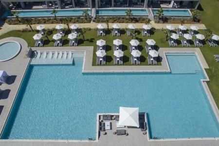 Myrion Beach Resort - 8