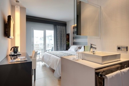 Španielsko Menorca Barceló Hamilton Menorca - Adults Only 5 dňový pobyt Polpenzia Letecky Letisko: Budapešť October 2026 ( 6/10/26-10/10/26)