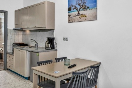 Evina Rooms & Villas - 35