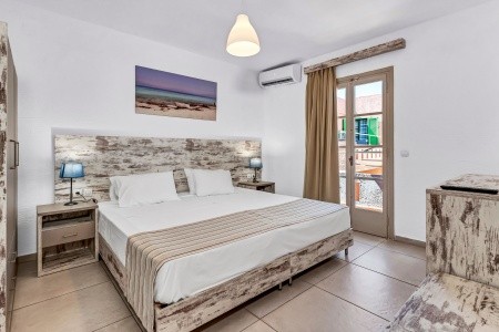 Evina Rooms & Villas - 38