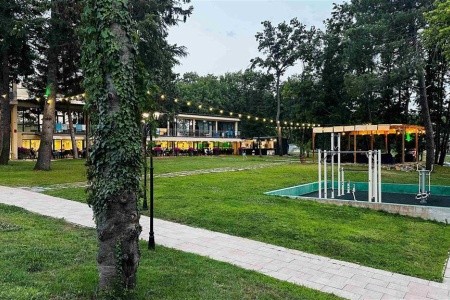 Queen Nelly Park - 17