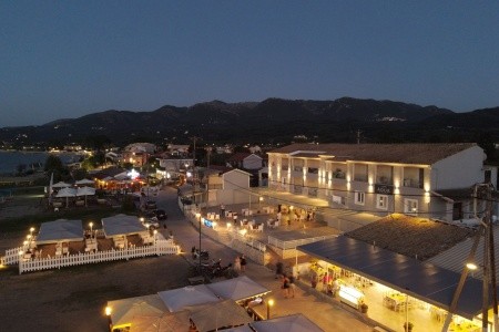 Aqua Luxury Suites - 6