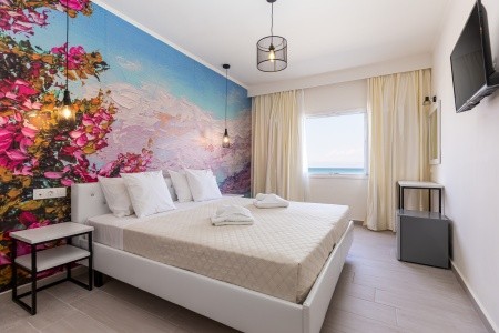 Aqua Luxury Suites - 8