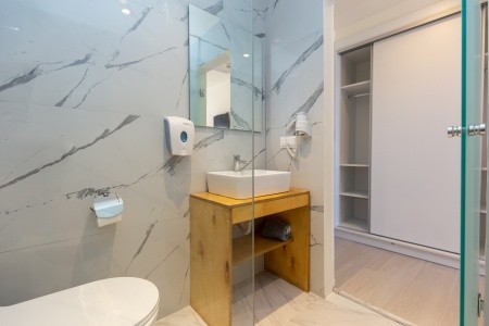 Aqua Luxury Suites - 11