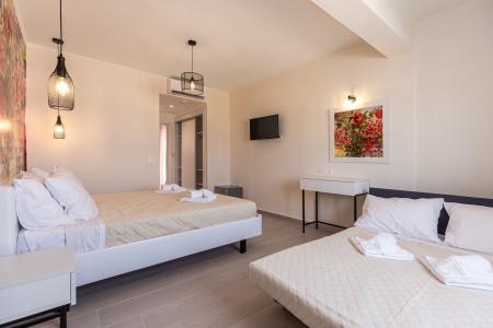 Aqua Luxury Suites - 30