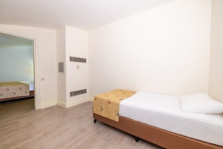 Turecko Turecká riviéra Crystal Admiral Resort & Spa 7 dňový pobyt Ultra All inclusive Letecky Letisko: Praha June 2026 ( 5/06/26-11/06/26)