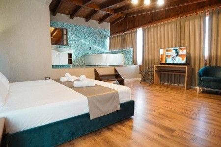 Albánie, Durrës, Majestic, za <span>20.601</span> Kč