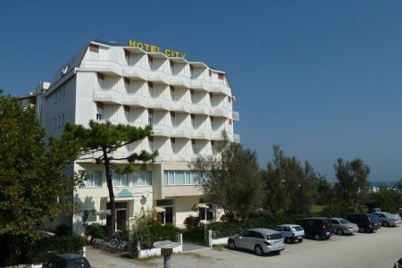 City Beach Resort