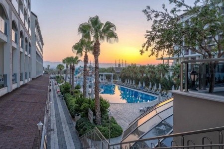 Port River Hotel & Spa - 12