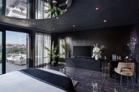 H Hotel – Adults Only