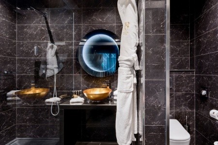 H Hotel – Adults Only