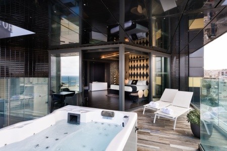 H Hotel – Adults Only