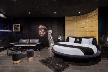 H Hotel – Adults Only