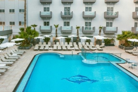 Pebbles Resort (St. Paul’s Bay)