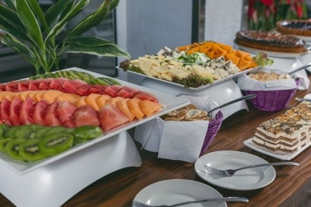 Pebbles Resort (St. Paul’s Bay)