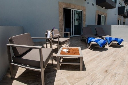 Pebbles Resort (St. Paul’s Bay)