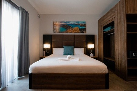 Pebbles Resort (St. Paul’s Bay)