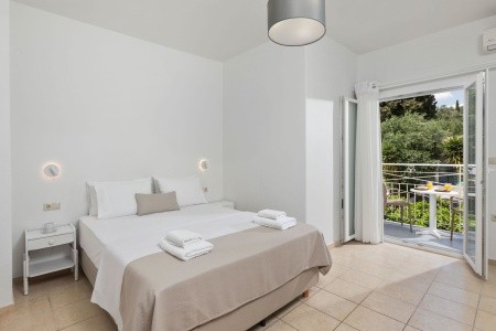 Grécko Korfu Bella Vista - Apartmány A Studia 6 dňový pobyt Raňajky Letecky Letisko: Praha October 2026 (13/10/26-18/10/26)