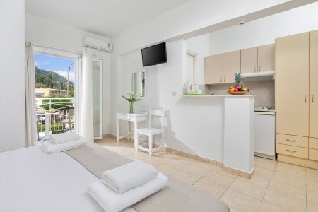 Grécko Korfu Bella Vista - Apartmány A Studia 6 dňový pobyt Raňajky Letecky Letisko: Praha October 2026 (13/10/26-18/10/26)