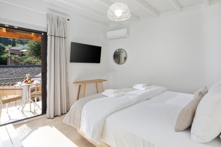 Grécko Korfu Bella Vista - Apartmány A Studia 6 dňový pobyt Raňajky Letecky Letisko: Praha October 2026 (13/10/26-18/10/26)