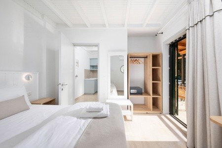 Grécko Korfu Bella Vista - Apartmány A Studia 6 dňový pobyt Raňajky Letecky Letisko: Praha October 2026 (13/10/26-18/10/26)