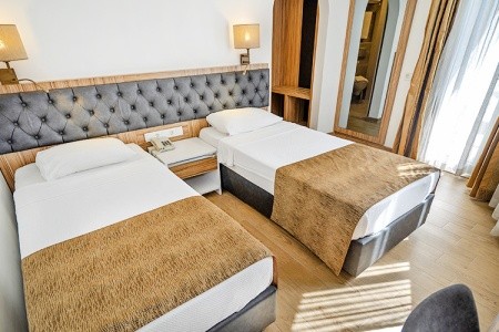 Kleopatra Celine - 10