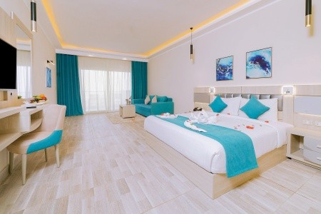 Sirena Beach Resort & Spa - 17