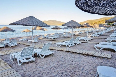 Latanya Beach Resort - 4