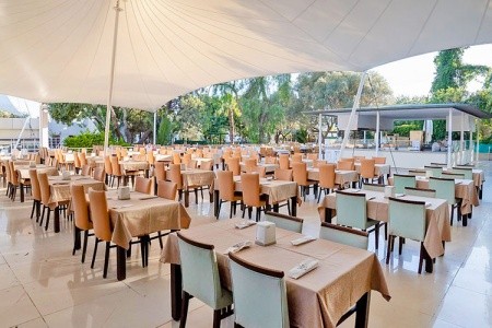 Latanya Beach Resort - 11