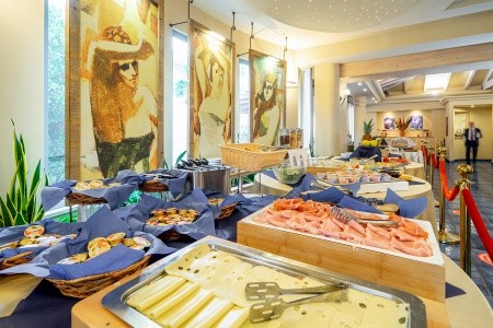 Taliansko Kalábria Ipomea Club 11 dňový pobyt Plná penzia Letecky Letisko: Praha June 2026 (16/06/26-26/06/26)