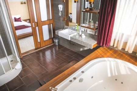 Maďarsko Západné Zadunajsko Caramell Premium Resort 8 dňový pobyt Polpenzia Vlastná May 2026 (10/05/26-17/05/26)